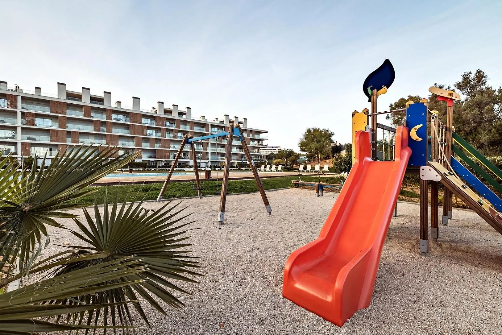 The Green Escape - Albufeira Poolside Retreat Portugal