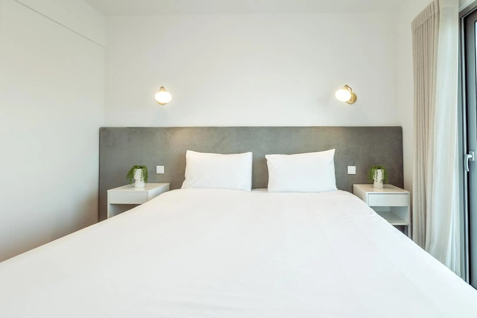 The Green Escape - Albufeira Poolside Retreat 0*,  Portugalsko