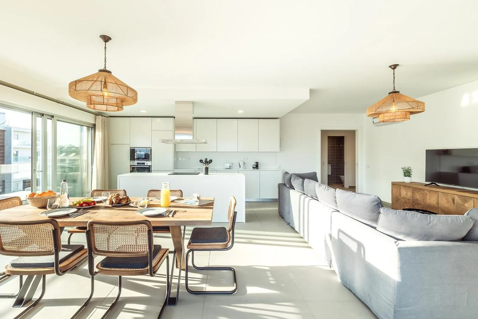 The Green Escape - Albufeira Poolside Retreat